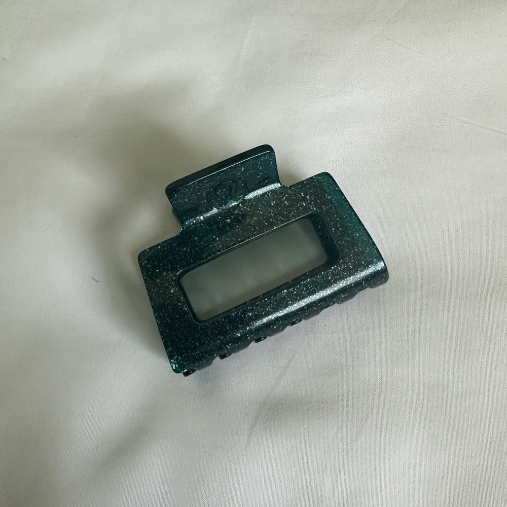 lululemon medium claw clip